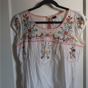 Embroidered White Boho Cap-Sleeve Top